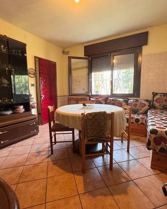 Appartamento di 164 m² con più di 5 locali e box a