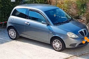 Lancia Y