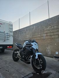 Kawasaki ER6N 