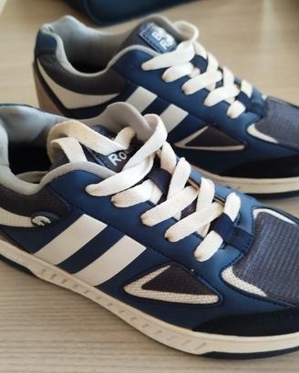scarpe con rotella