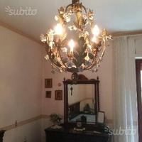 Lampadario classico stile floreale
