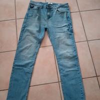 pantaloni jeans