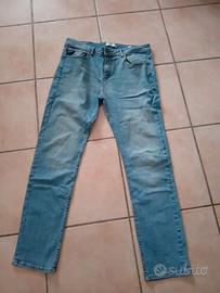 pantaloni jeans