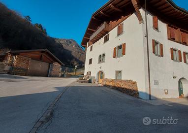 Casa "BIANCA" a Condino TN
