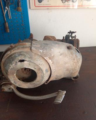 BLOCCO MOTORE VESPA VM2M FARO BASSO DEL 1954