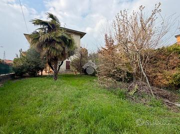 3 LOCALI A SOLZA