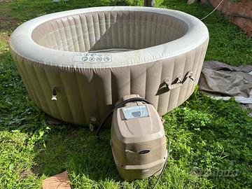 Piscina idromassaggio