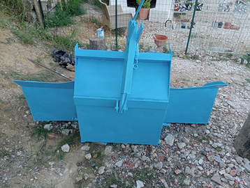 Pala artigianale per trattore