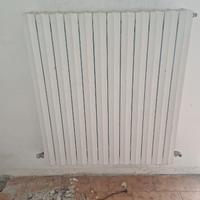 Termosifoni in ghisa e Porte in legno