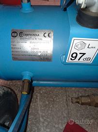 attrezzo per la raccolta di olive