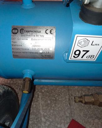 attrezzo per la raccolta di olive