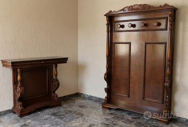 Consolle e Appendiabiti in legno intagliato 
