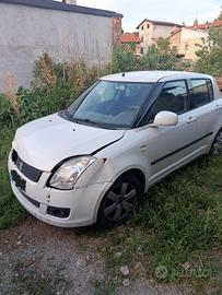 Suzuki Swift per pezzi di ricambio 