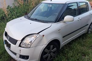 Suzuki Swift per pezzi di ricambio 