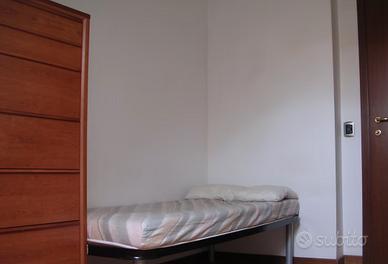 Stanza singola con spese incluse a 360 eu-BOLLATE