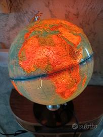 Mappamondo vintage luminoso Anni'80.Lievi difetti