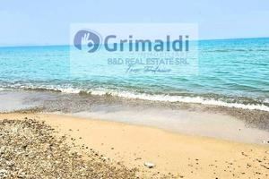 Villa bifamiliare Campofelice di Roccella