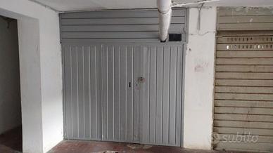 Box Auto in Parco privato a Portici