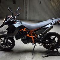 KTM 690 Supermoto R