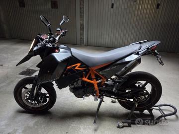 KTM 690 Supermoto R