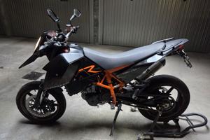 KTM 690 Supermoto R
