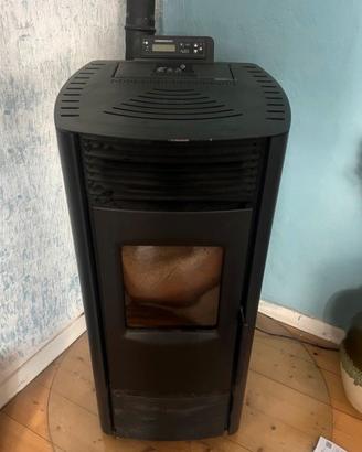 Stufa a pellet ventilata nemaxx p9 come nuova