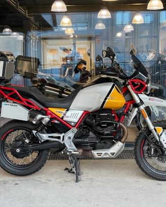 Moto Guzzi V85 TT Evocative - Giallo Sahara - 2019