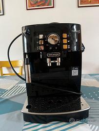 De'Longhi Magnifica S ECAM 21116B – Macchina caffe