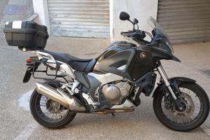 Honda VFR 1200 Crosstourer cambio manuale.
