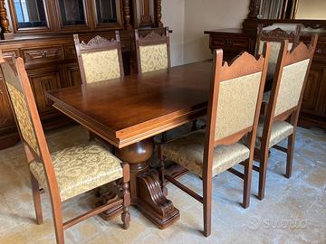 Tavolo da pranzo con sedie