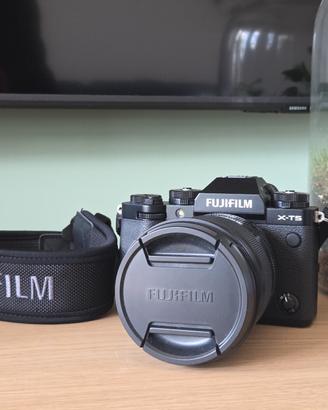 Fujifilm X-T5 + obiettivo XF 16-80mm
