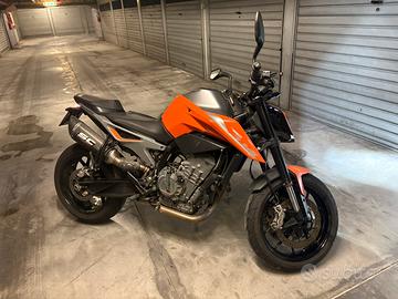 Ktm duke 790