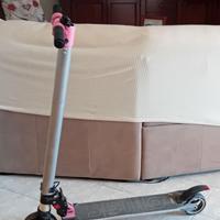 Monopattino elettrico con Caricabatteria