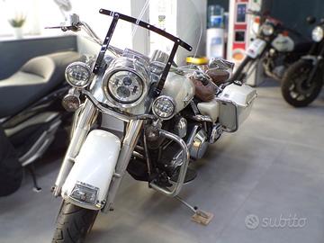 MOTO HARLEY DAVIDSON POLICE ROAD KING 1450DEL 2004