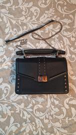 Borsetta nera Stradivarius 