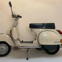 Vespa P200E