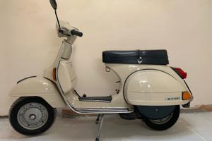 Vespa P200E