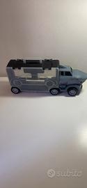 Camion a forma di squalo porta hot wheels