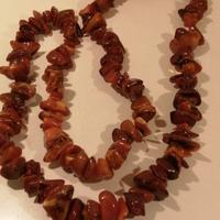 Collana di ambra grezza. 
