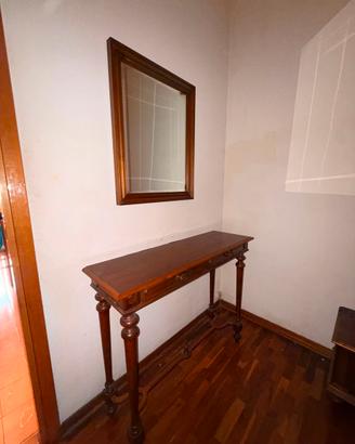 Console vintage con specchio