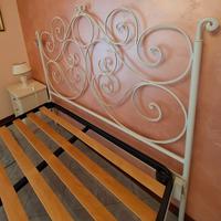 Letto matrimoniale in ferro battuto lav. a mano