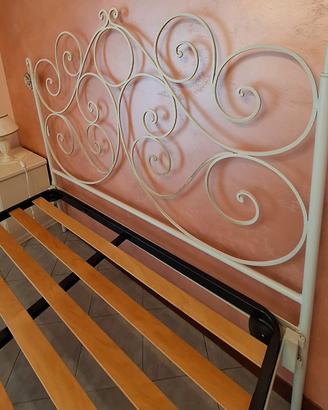 Letto matrimoniale in ferro battuto lav. a mano