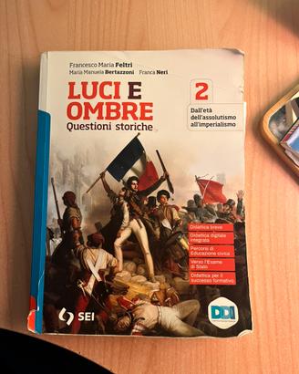 LIBRO DI TESTO LUCI E OMBRE 2