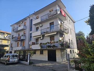 Immobile in asta di 111 m² con 3 locali e box auto
