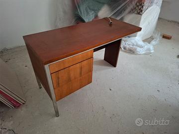 angolo scricania con cassettiera 