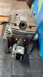 motosega a pezzi