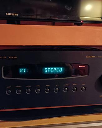 Sintoamplificatore B&K AVR 202
