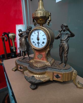 antico orologio a carica manuale 