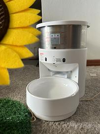 Distributore del cibo automatico