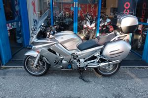 YAMAHA FJR 1300 ACCESSORIATO CON POCHI KM